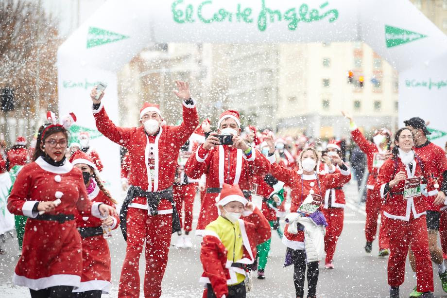 Илјадници учесници на трката на Дедо Мразовци во Мадрид