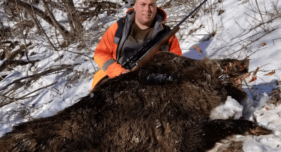 ФОТО: Вевчанецот Крсте Шутиноски уловил дива свиња од 250 килограми