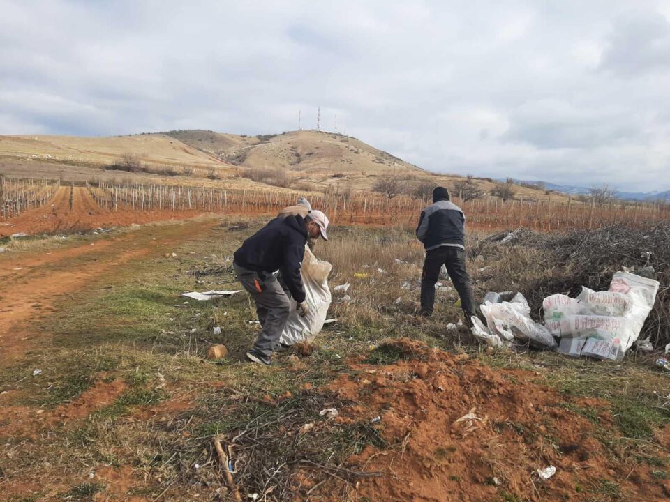 Паунов: Се чисти уште една депонија во село Аргулица во општина Карбинци