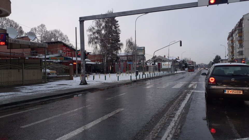 ФОТО: Сите булевари и улици под  Град Скопје се чисти и проодни, од почетокот на врнежите на снег фрлени 300 тони сол