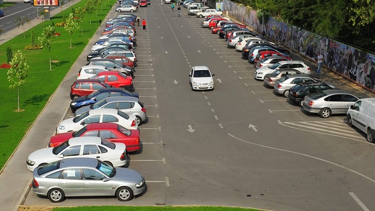 ОД ДЕНЕСКА: Поевтин паркинг во Скопје- еве ги цените