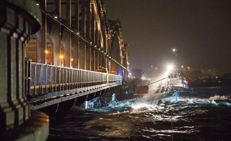ФОТО: Хамбург под вода, силно невреме го погоди градот