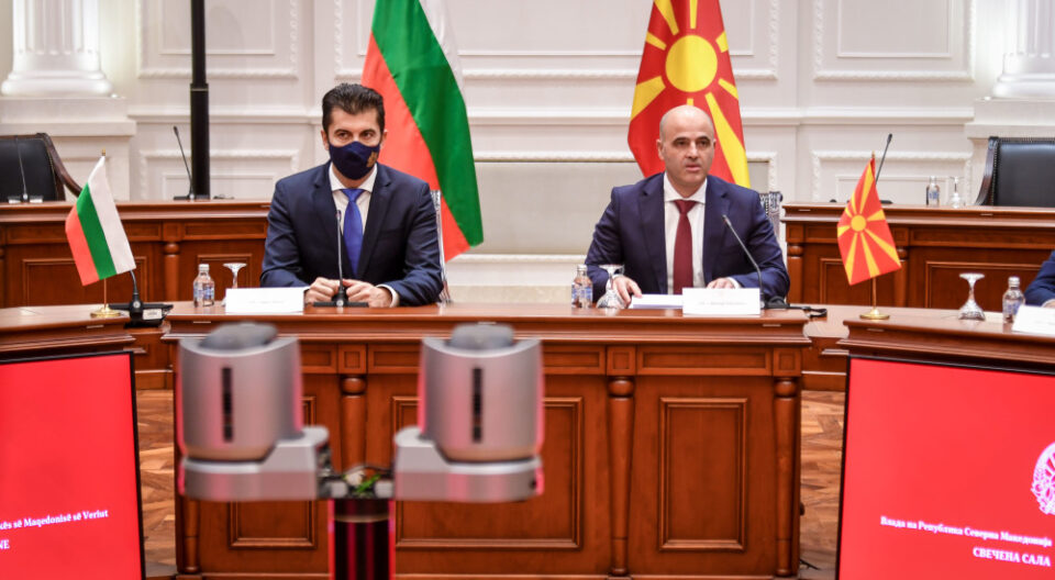 „На вториот Владата спроведува се што сакаат Бугарите, без тие да направат чекор, ова води кон целосен нас пораз“