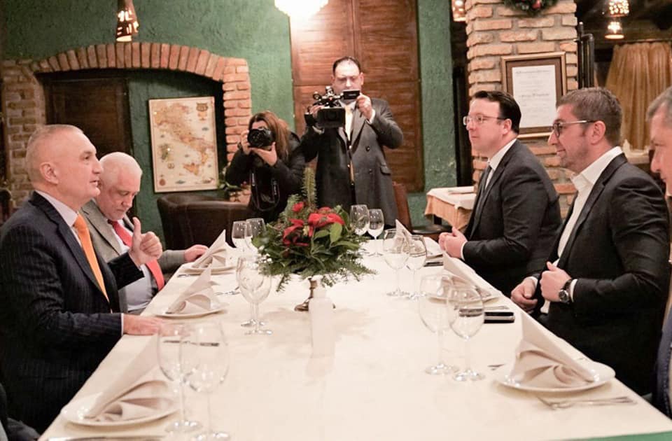 Мицкоски на работна вечера со албанскиот претседател Илир Мета (ФОТО)