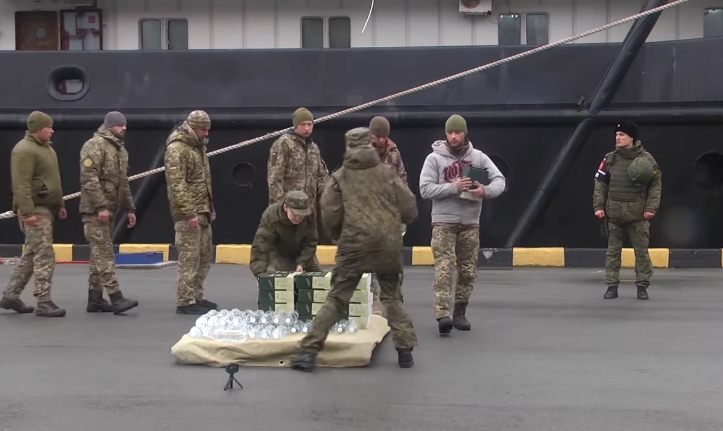 ВИДЕО: Украинските војници кои беа стационирани на островот Змеини и кои доброволно се предадоа ќе бидат вратени дома