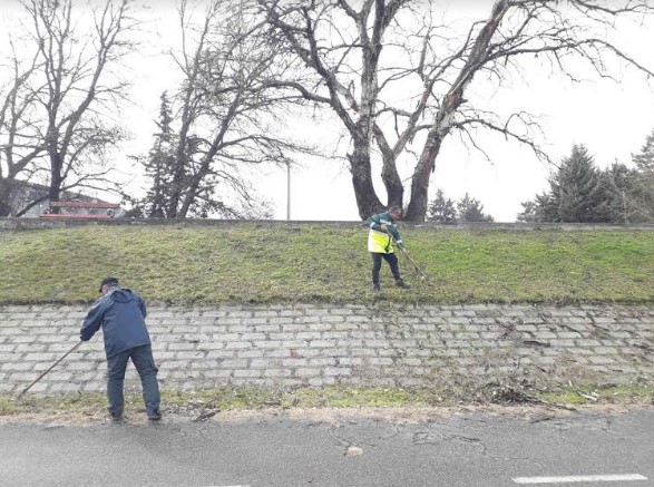 ЈП „Паркови и зеленило“ со акција за чистење покрај кејот на реката Вардар и во Градскиот парк