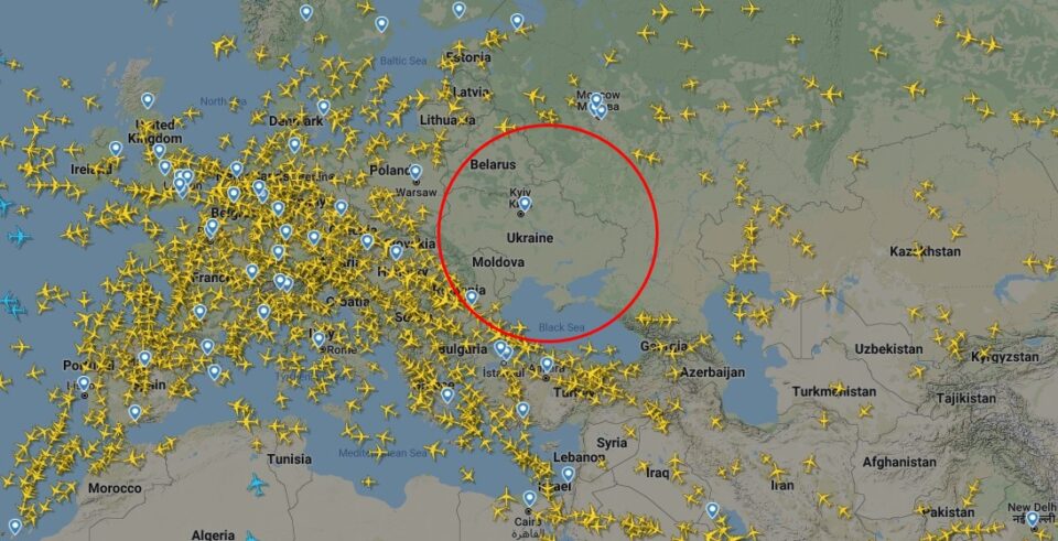 ВТОР ДЕН НЕБОТО НАД УКРАИНА ПУСТО – настрадаа и нејзините соседни земји, над македонското небо се зголеми бројот на авиони! (ФОТО)