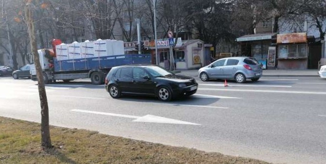 Товарно возило удри малолетник во Чаир