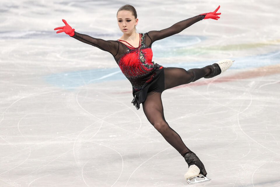 ВИДЕО: Камила Валиева (15) испиша историја, изведе „невозможен“ скок за олимписко злато