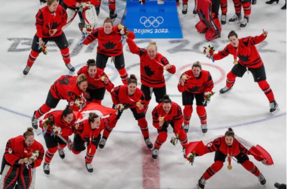 Хокеарките на Канада подобри од САД во натпреварот за златниот медал