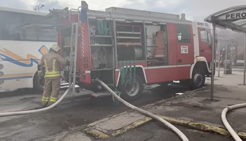 Голем пожар ја зафати автобуската станица во Сараево – има и повредени (ВИДЕО)