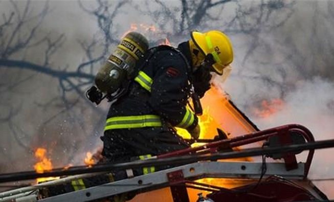 Пожарникар повреден додека гасел пожар во Сопиште