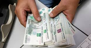 Руски проблеми: Курсот на доларот надмина 100 рубљи