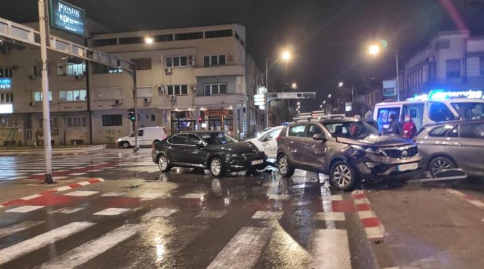 МВР со детали за сообраќајката во која учествуваше владино возило