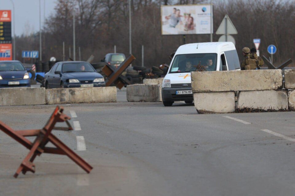 Евакуацијата од Мариупол е прекината – властите тврдат не е безбедно поради руското гранатирање на градот