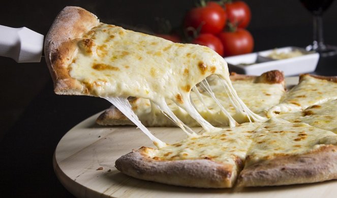 Пица за сечиј вкус: Вегетаријана со буковки (РЕЦЕПТ)