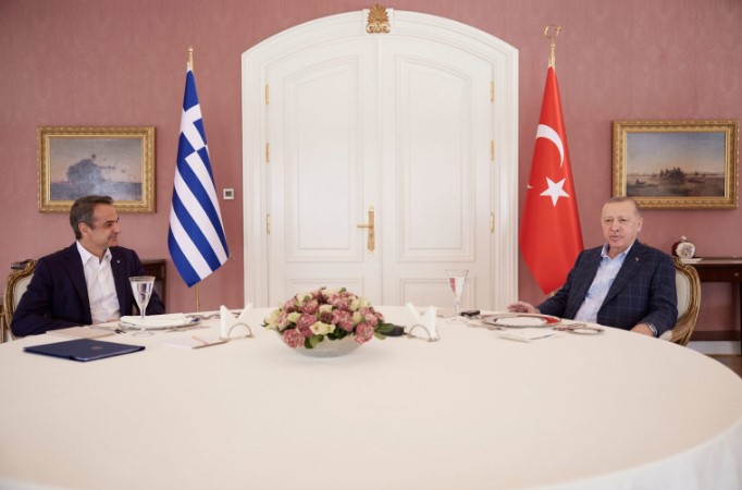 Мицотакис ќе ги информира лидерите на политичките партии за вчерашната средба со Ердоган