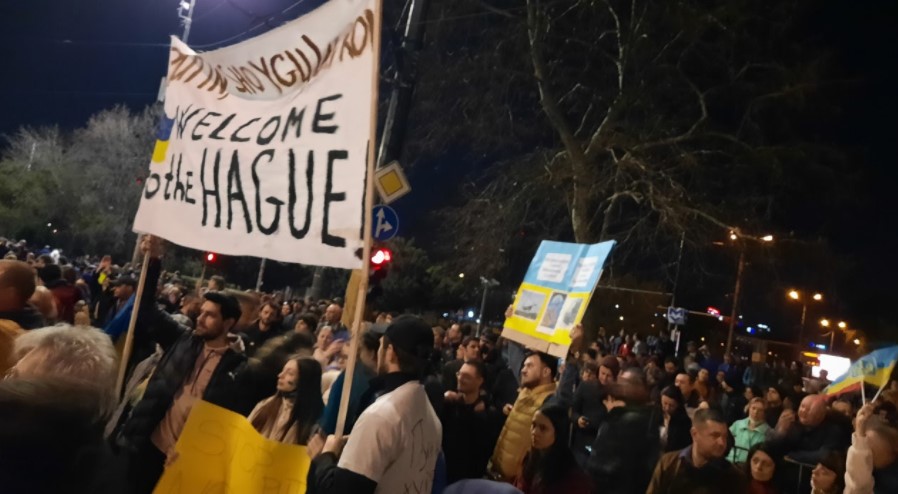Во повеќе бугарски градови се одржаа мирни протести за поддршка на Украина