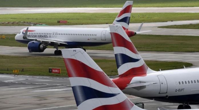 Велика Британија ќе ги укине сите санитарни мерки за патување