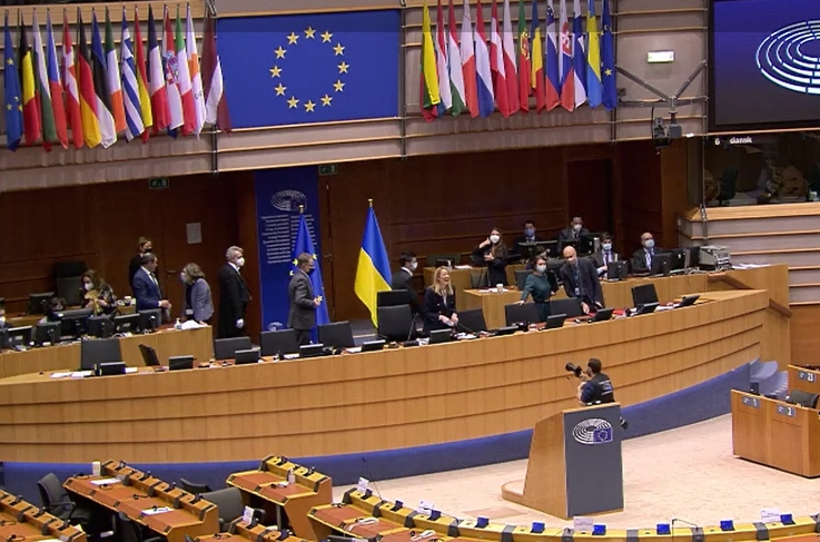 Европскиот Парламент препорачува да и се додели кандидатски статус на Украина