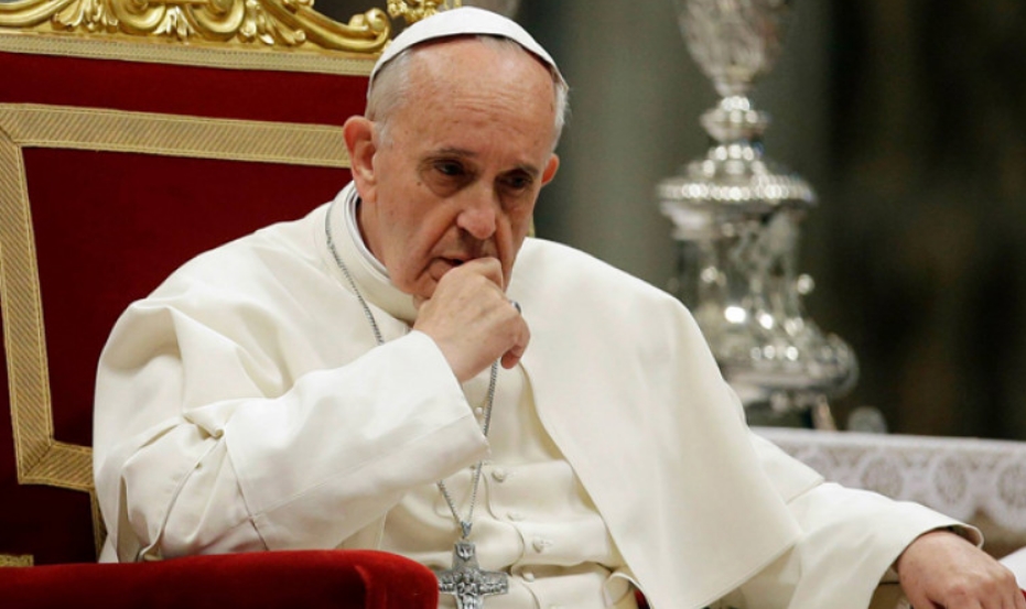 Папата скршен од болка по масакрот во Тексас