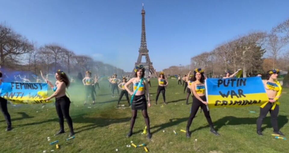 Нова акција на Фемен во Париз во знак на солидарност со Украина