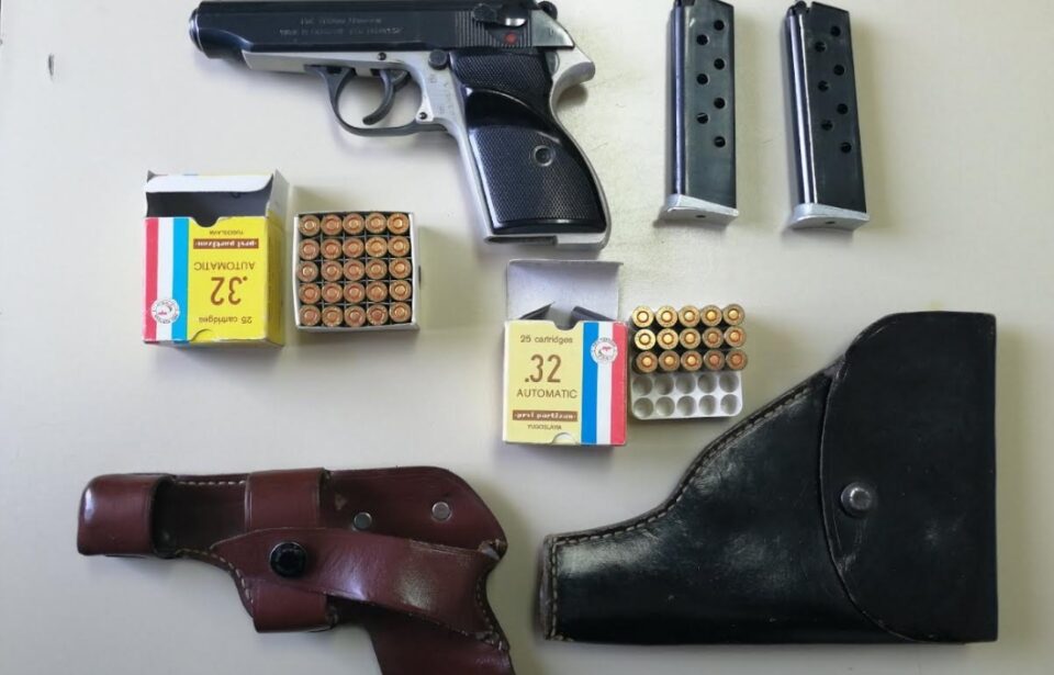 Пиштол и 40 куршуми пронајдени во дом, приведен охриѓанец