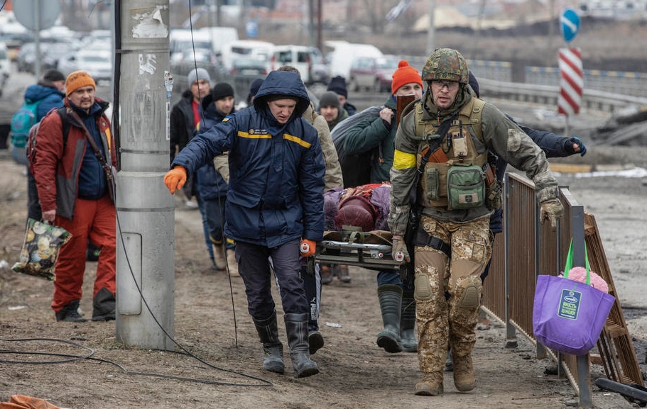 ГРОЗОМОРНО: Убиени 10 лица додека чекале ред за леб во Украина- ова се тврдењата на Амбасадата на САД во Киев