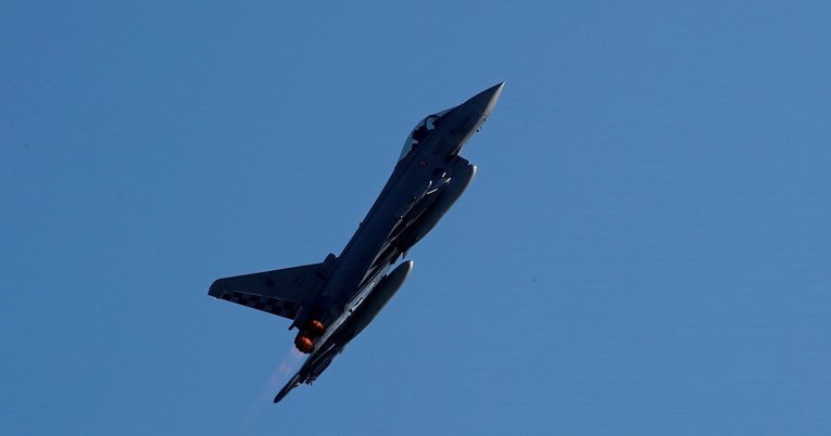 Авион на НАТО следел српски цивилен авион на лет од Русија, Вучиќ бара објаснување