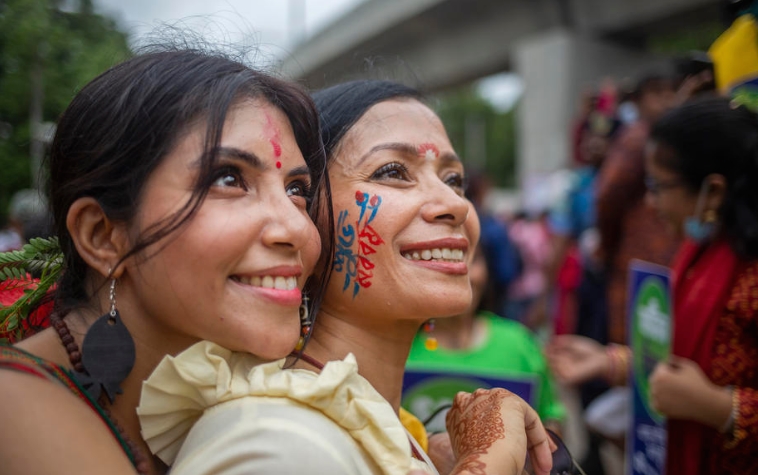 Новогодишна прослава во Бангладеш и во Непал по двегодишна пауза поради Ковид-19