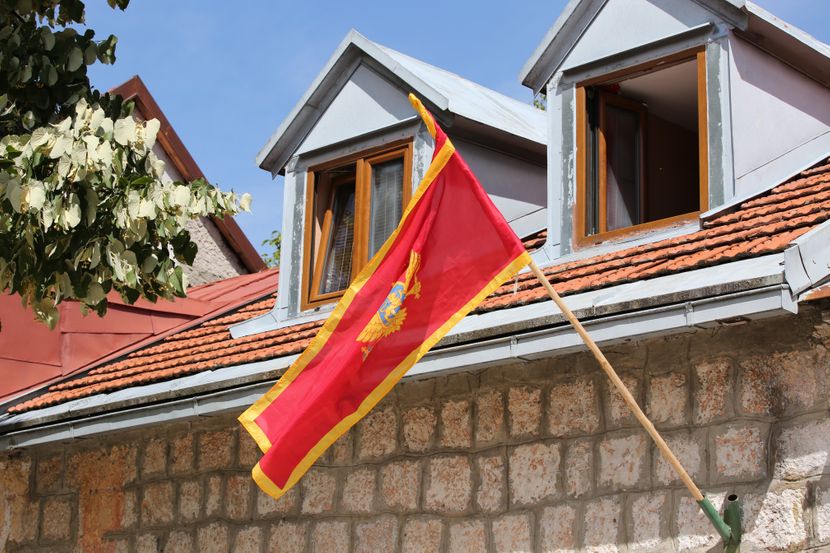 Во Црна Гора денеска се избира нова влада