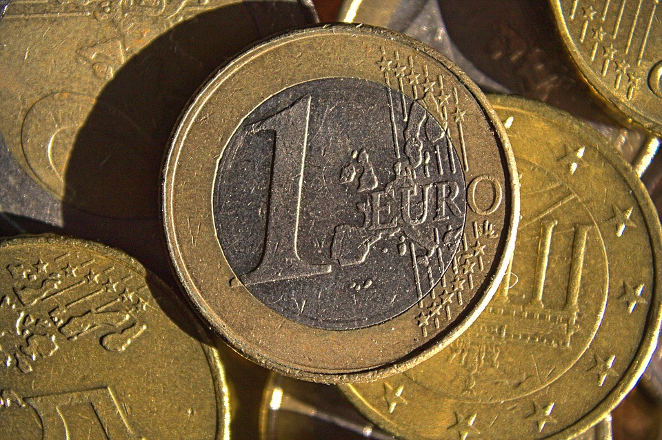 Еврото на историски минимум во размена со албанскиот лек