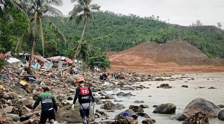 Бројот на загинати во поплавите и свлечиштата на Филипините се искачи на 172