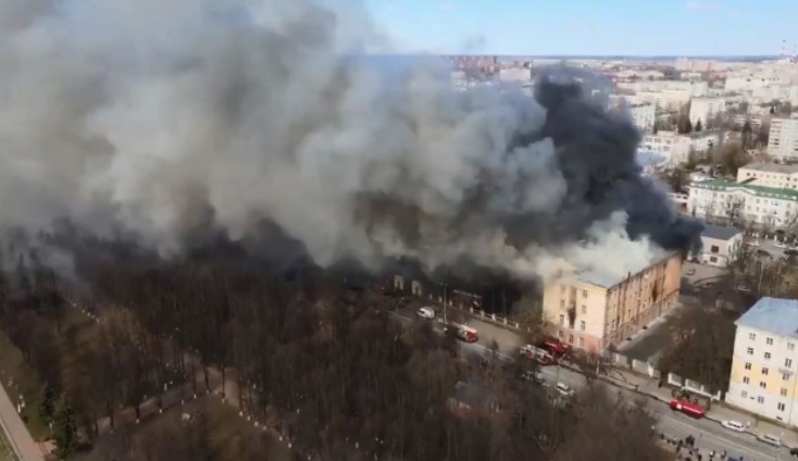 Седум лица загинаа во пожар во воен институт во Русија