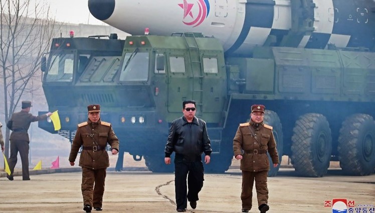 Ким Џонг Ун надгледуваше пробно тестирање на ново тактичко оружје