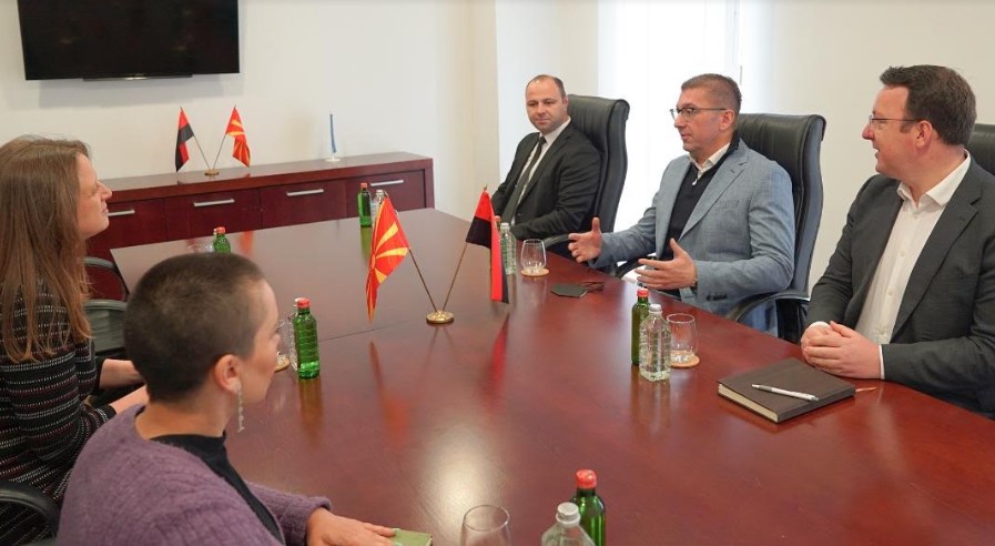 Мицкоски на средба со амбасадорката на Велика Британија во Македонија