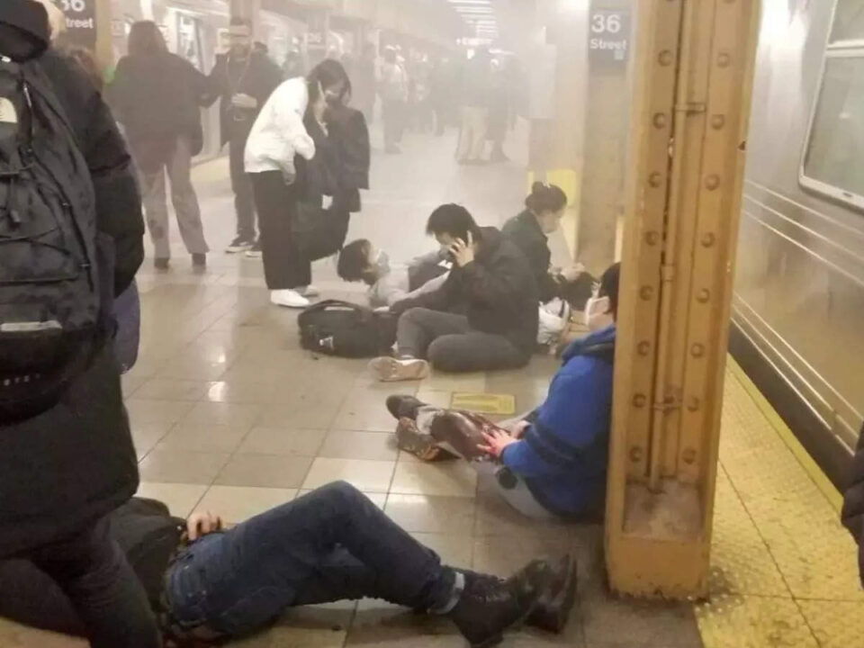 Уапсен напаѓачот кој рани десет луѓе во метро во Њујорк