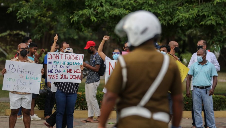 Протести во Шри Ланка поради големата економска криза – министрите си дадоа оставка