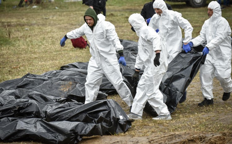 Киевска полиција: Во нова гробница близу Буча откриени седум тела