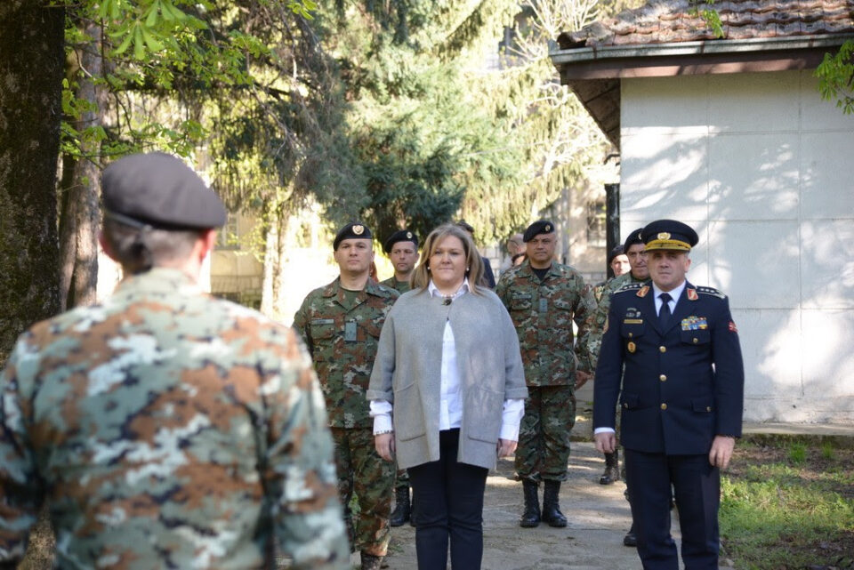 Петровска: Во работата на Министерството за одбрана приоритет е секој војник