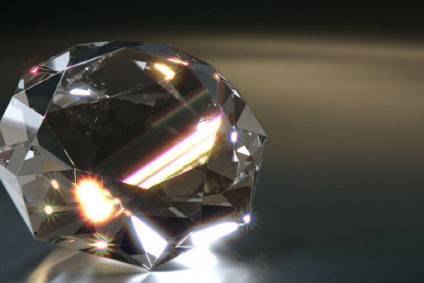 Најголемиот бел дијамант продаден за повеќе од 18 милиони евра