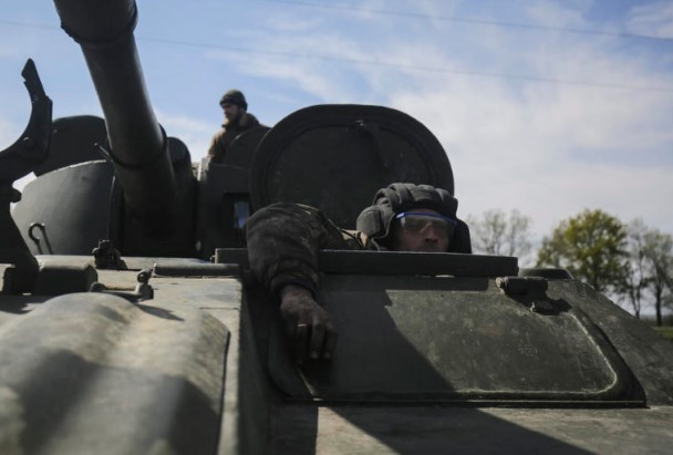 Украина: Борбите во Донбас со „максимален интензитет“