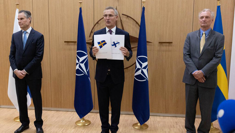Финска и Шведска ги предадоа апликациите за влез во НАТО