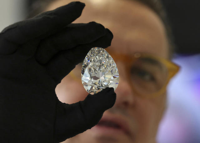 Помалку од очекуваното: Најголемиот бел дијамант продаден за 17,8 милиони евра