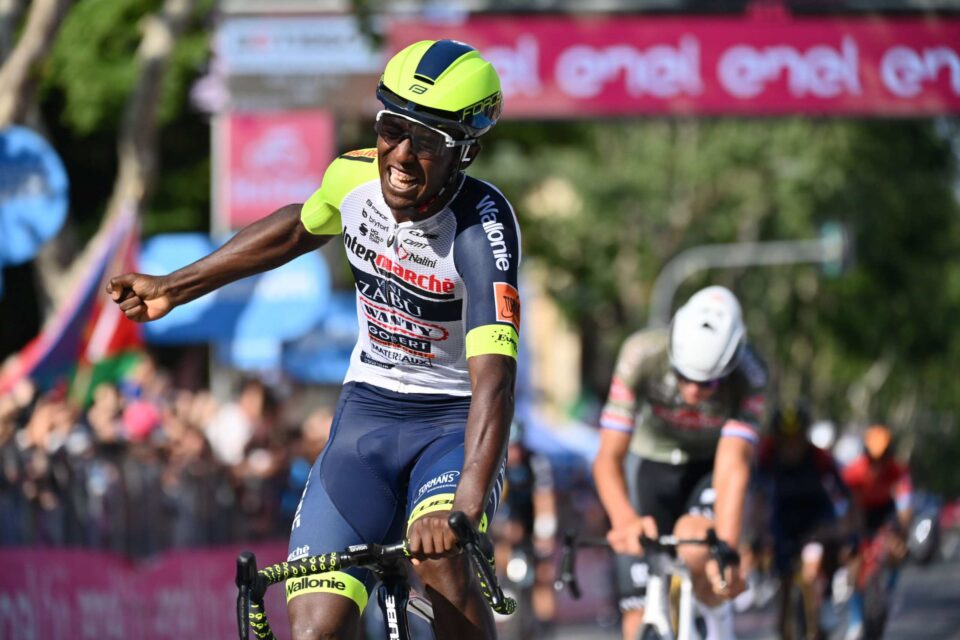 Гирмај со историска етапна победа на Џиро Диталија