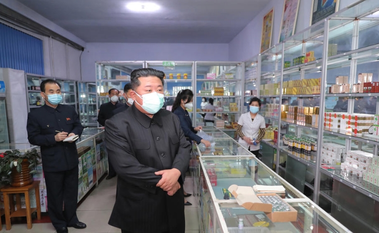 Ким ѝ нареди на војската да ја стабилизира дистрибуцијата на лекови за Ковид-19 во Пјонгјанг