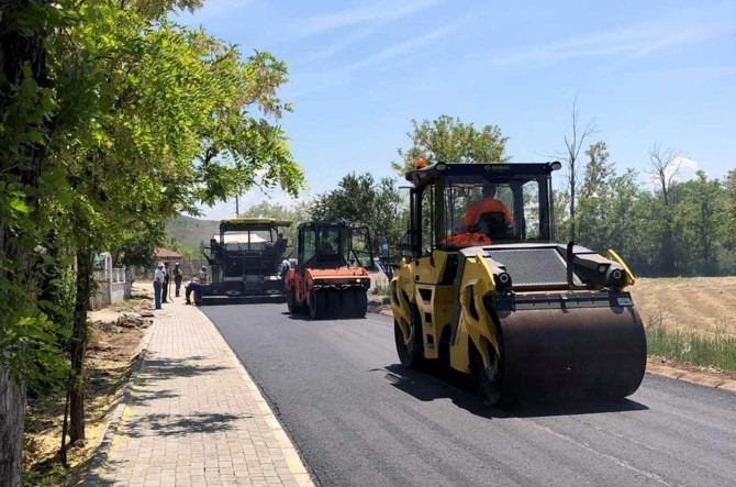 Стојанов: Започна асфалтирањето на улицата во село Курија