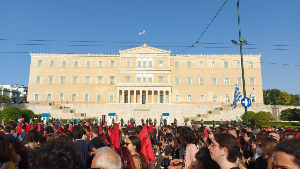 Протест на студентите во Атина против полициското насилство