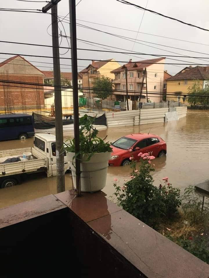 СТРУМИЦА ЛИ Е, ВЕНЕЦИЈА ЛИ Е: Големото невреме го стави градот под вода! (ФОТО+ВИДЕО)