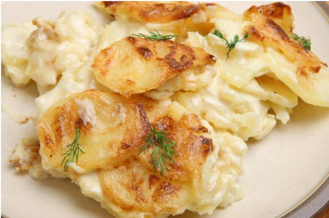 Лесно и сочно: Кремасти компири од рерна (РЕЦЕПТ)